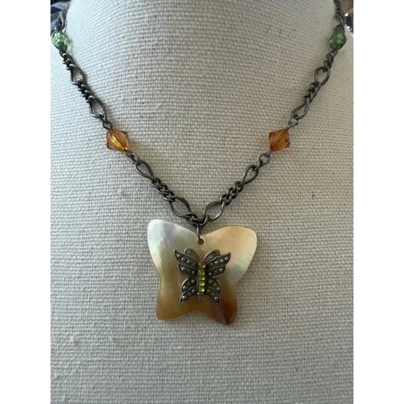 Butterfly MOP Necklace - Picture 1 of 4